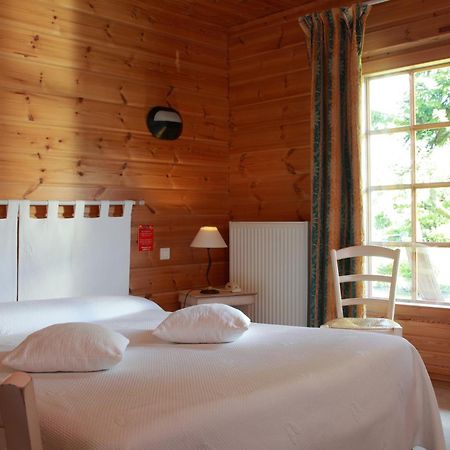 Logis - Hotel & Restaurant Les Trois Fontaines Marconne المظهر الخارجي الصورة